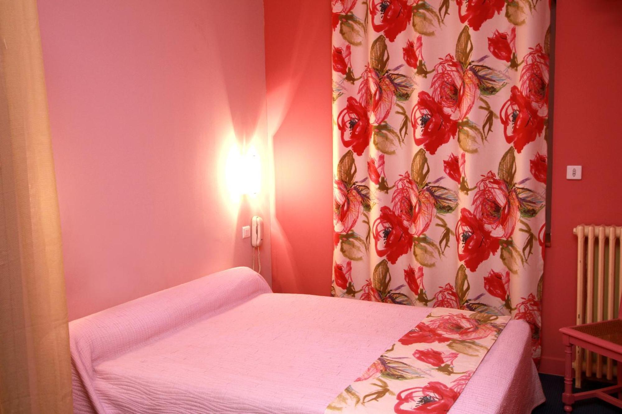 Logis Hotel Le Clos Des Oliviers Бур-Сент-Андеоль Экстерьер фото