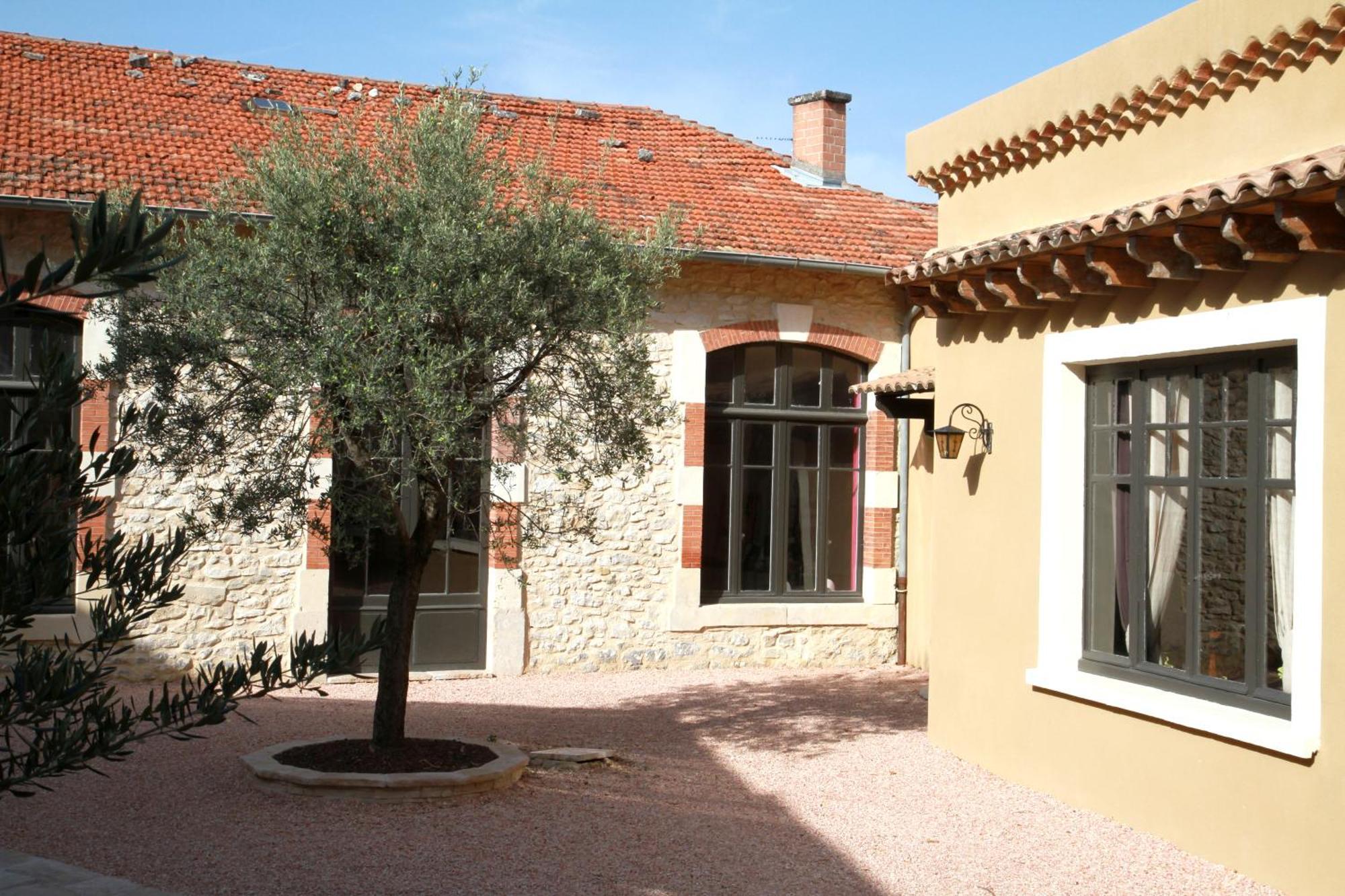 Logis Hotel Le Clos Des Oliviers Бур-Сент-Андеоль Экстерьер фото